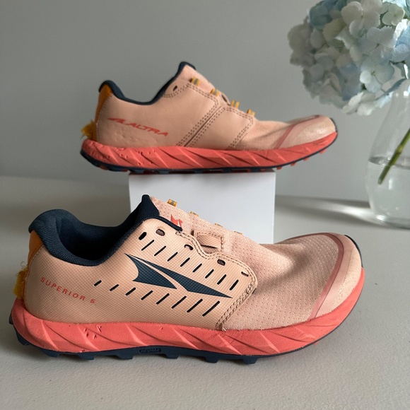 Altra Superior 5 Women's trail running shoe - dusty pink - size 7 - flaws* - Picture 2 of 9